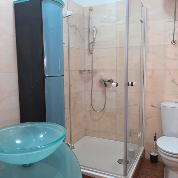 Bad, Villa Perla Baska, Villa Perla Baska mit Pool in der N&auml;he des Meeres, Ba&scaron;ka, Insel Krk, Kroatien Ba&scaron;ka