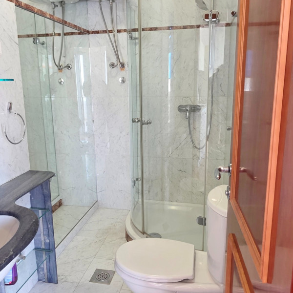 Bad, Villa Perla Baska, Villa Perla Baska mit Pool in der N&auml;he des Meeres, Ba&scaron;ka, Insel Krk, Kroatien Ba&scaron;ka