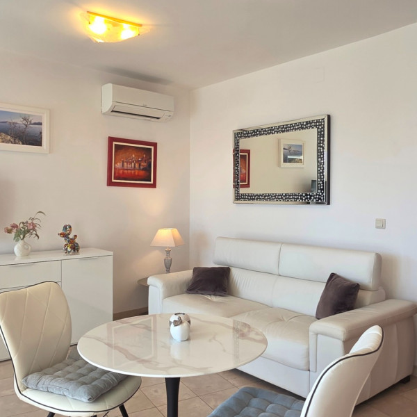Das Wohnzimmer, Villa Perla Baska, Villa Perla Baska mit Pool in der N&auml;he des Meeres, Ba&scaron;ka, Insel Krk, Kroatien Ba&scaron;ka