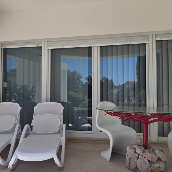 K&uuml;che, Villa Perla Baska, Villa Perla Baska mit Pool in der N&auml;he des Meeres, Ba&scaron;ka, Insel Krk, Kroatien Ba&scaron;ka