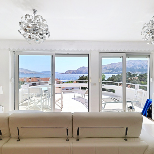 Das Wohnzimmer, Villa Perla Baska, Villa Perla Baska mit Pool in der N&auml;he des Meeres, Ba&scaron;ka, Insel Krk, Kroatien Ba&scaron;ka