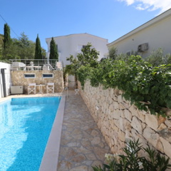 Villa Perla Baska, Villa Perla Baska mit Pool in der N&auml;he des Meeres, Ba&scaron;ka, Insel Krk, Kroatien Ba&scaron;ka